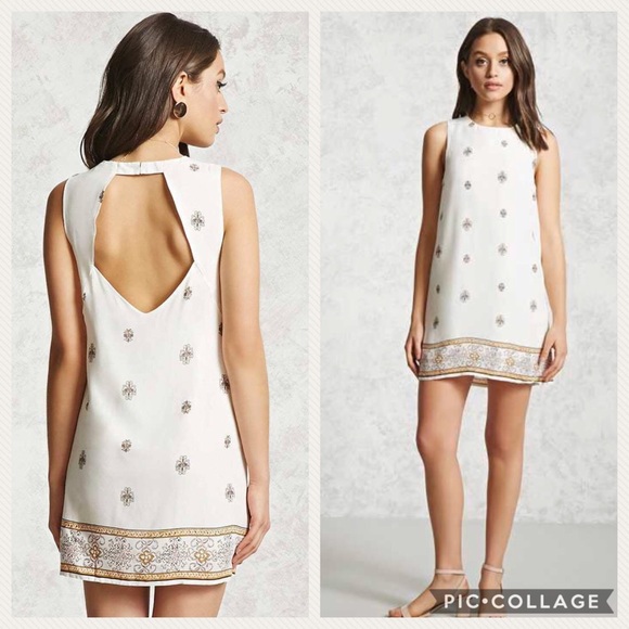 Forever 21 Dresses & Skirts - Ornate Print Shift Dress